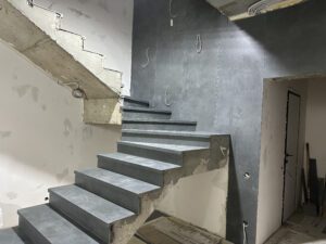 Купить лестницу из керамогранита в Краснодаре