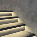 ступени из керамогранита с подсветкой